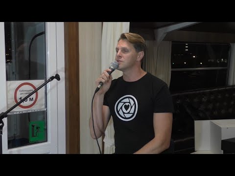 Видео: Театр на воде - Умер Бог (Мюзикл "Бал вампиров") - Иван Ожогин (Программа "Ночь мюзиклов")