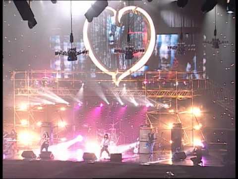 Видео: Ранетки - Она одна (видео с концерта)