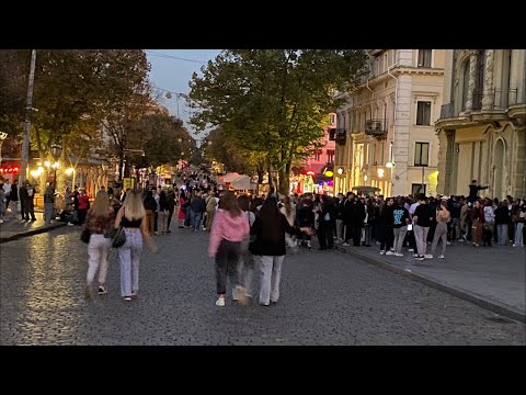 Видео: На Дерибасовской отличная погода 😀👍