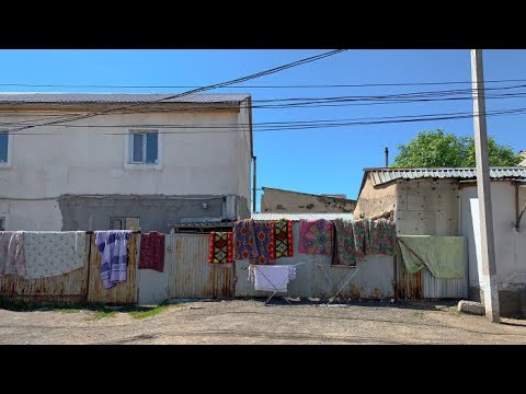 Видео: Нас называют "индийский район". Самый странный квартал Астаны
