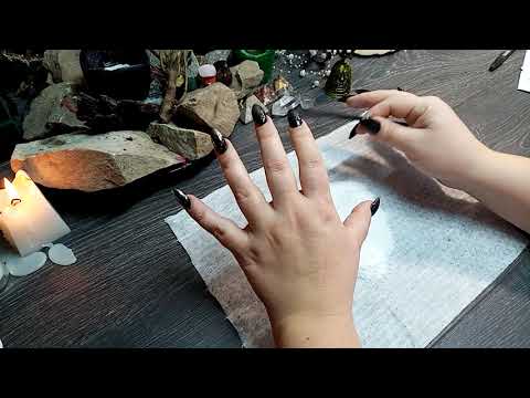 Видео: ЧИСТКА НЕГАТИВА СОЛЬЮ И СВЕЧОЙ.