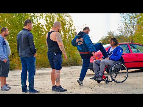 Видео: Отморозки связались не с тем ИHBAЛИДOM