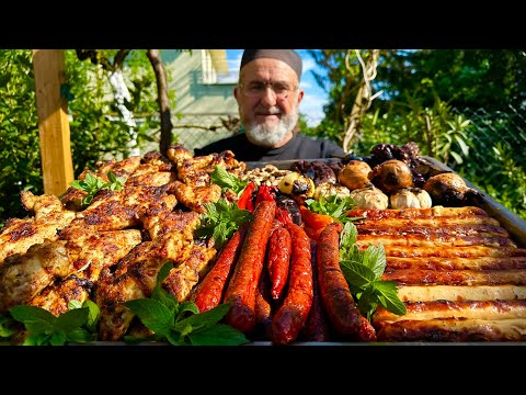 Видео: Быстрый и простой турецкий шашлык! Куриное мясо, колбаса и овощи! Семейный праздник