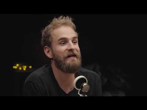 Видео: 🍿 Куда исчезает средний класс? Что происходит с экономикой и есть ли в ней место обычным людям?  