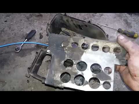 Видео: Volkswagen Passat b3. Как заменить радиатор печки.