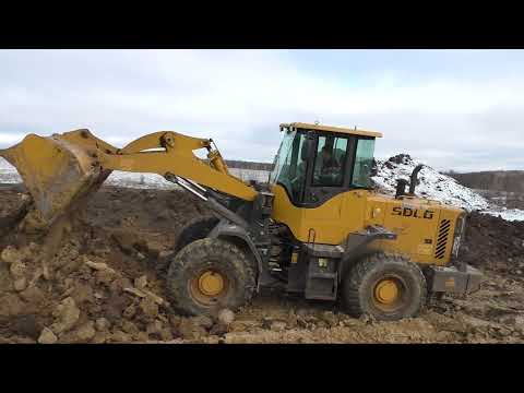 Видео: Глинодобывающие работы! Тракторам теперь негде тонуть)