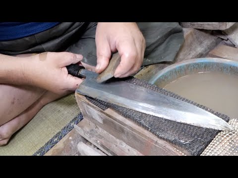 Видео: Заточка ножей: 150 лет японского мастерства