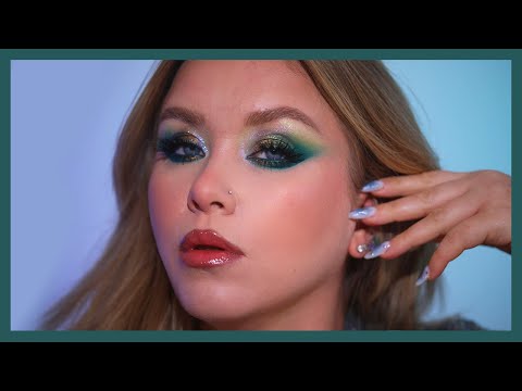 Видео: НОВОГОДНИЙ МАКИЯЖ С ПИГМЕНТАМИ