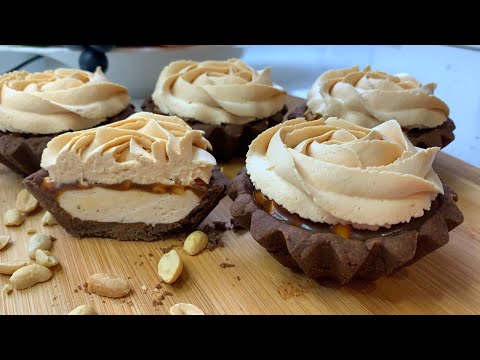 Видео: Шоколадные Корзиночки с Птичьим Молоком и Карамелью // Chocolate tarts with Souffle and Caramel