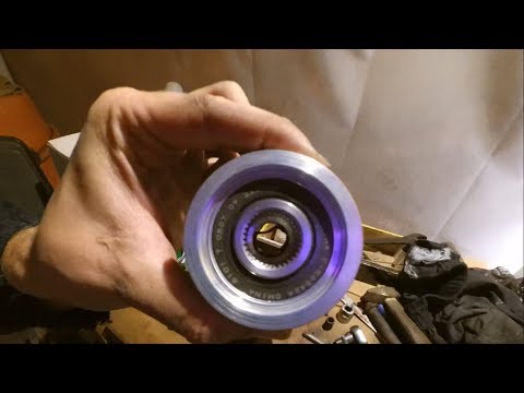 Видео: Замена шкива генератора на обгонную муфту BMW X3 E83 2.0D