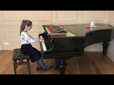 Видео: Ф. Кулау Вариации Соль-мажор. Исполняет Кучмай София, 9 лет.