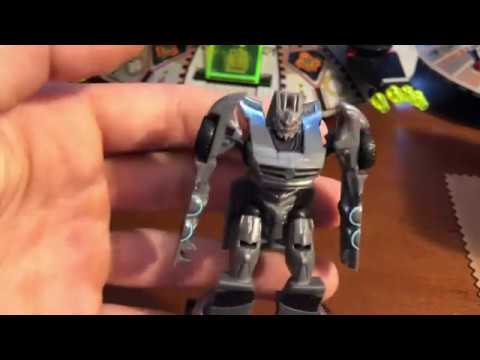 Видео: Transformers Cyberverse DOTM Soundwave Review (обзор на русском)