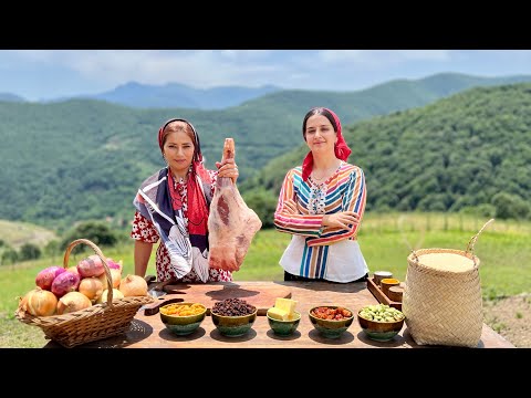 Видео: Рис, фаршированный бараньей ножкой и сухофруктами в горной деревне