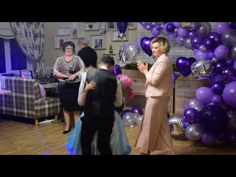 Видео: Песня на выпускной старшему брату от сестрёнки