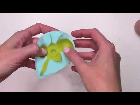 Видео: Лепка чашелистика пиона (небольшая часть из мастер-класса "Пион Рапсодия")