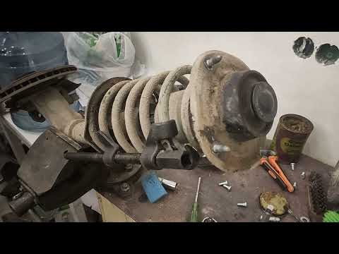 Видео: Стяжка пружин Крафт Отзыв / Съемник пружин KRAFT