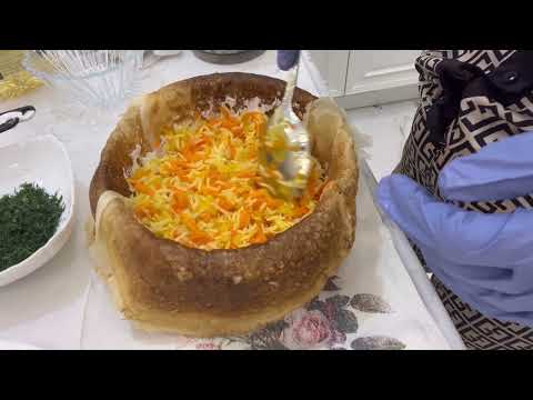 Видео: Осенний пирог 🥧/ очень вусный курник с курицей и грибами /// чаевничаем с мамулей/ блинный пирог