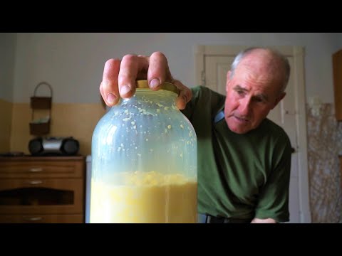 Видео: Как делают масло в деревне? Домашний рецепт Ромека