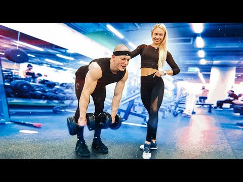 Видео: ВИКТОР БЛУД КАЧАЕТ ЯГОДИЦЫ / УНИЧТОЖЕНИЕ ОТ МАШИ СОКОЛОВОЙ