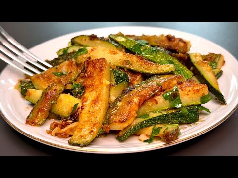 Видео: Жареные кабачки с чесноком за 5 минут! Невероятно вкусно и просто!