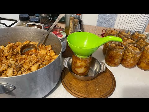 Видео: Капуста з салом  в баночках  //  ДОМАШНІ ТУШОНКИ.