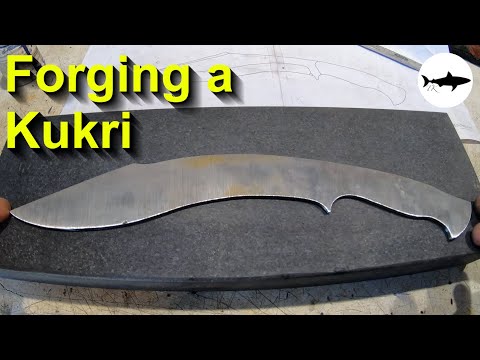 Видео: Ручная ковка кукри из 80CRV2 - Ковка клинка