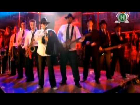 Видео: Сурганова и Оркестр - Песня о Щорсе