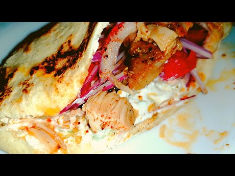 Видео: Гирос из свиного и куриного мяса / Дзадзики с вялеными помидорами / Кипрская пита / Греческая кухня