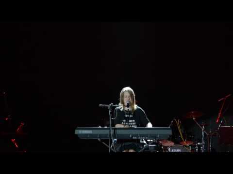 Видео: Fleur (Ольга Пулатова) – Ненависть. Киев, Дом Офицеров, 01.12.16.