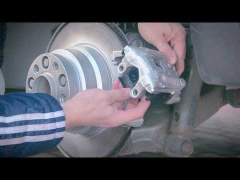 Видео: Как заменить тормозные колодки BMW X5 E53. Что делать если износились колодки BMW X5