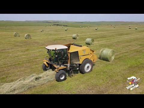 Видео: Круглое тюкование сена в холмистых прериях Северной Дакоты