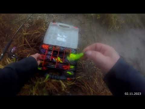 Видео: Пешая рыбалка со спиннингом! Щука на самодельные приманки!!!