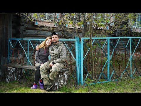 Видео: ЖИЗНЬ В ДЕРЕВНЕ БЕЗ ЭЛЕКТРИЧЕСТВА | ПАШЕМ ОГОРОД | ДЕЛАЕМ ВОЛЬЕР | КУПИЛИ КУР