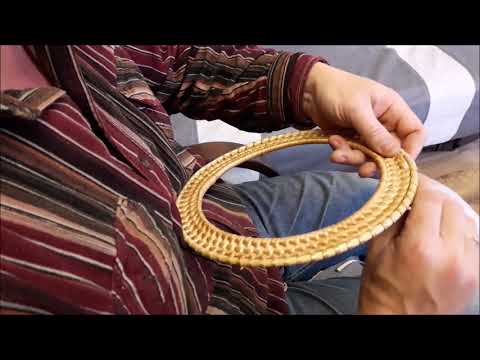 Видео: Плетение основания с ажурным полотном