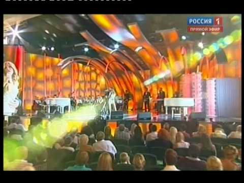 Видео: Дима Билан и Никки - Новая волна 2012 - Обними меня
