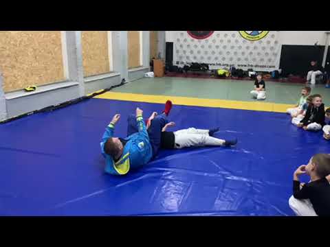 Видео: Рукопашный бой 🥋 Мастеркласс от тренера. Приёмы на аттестацию 💪 для получения пояса 