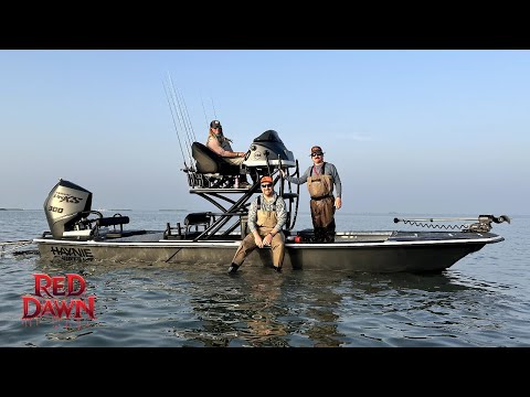 Видео: Рыбалка в Рокпорте с Джеем Уоткинсом-младшим | День 2