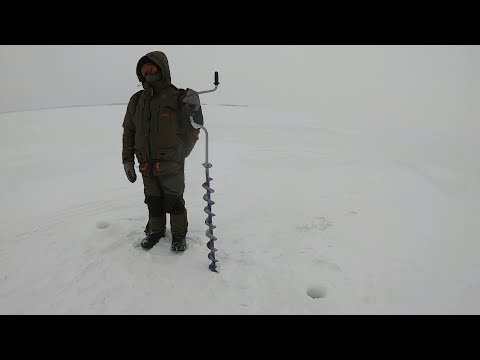 Видео: Ловля СУДАКА на блесну зимой. Блесна Судачья с пупыркой от ЭКОПРО.