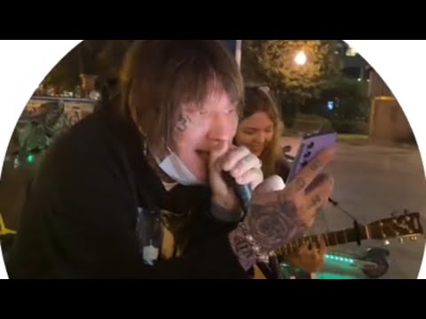 Видео: Игрок-романтик CODE10 поет SummerLove под гитару | Золотой голос!