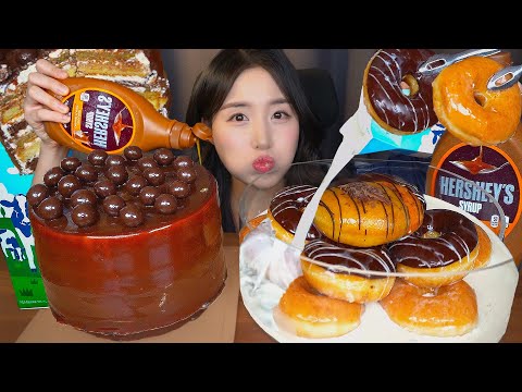 Видео: Шоколадный Торт & Пончики Покрытые Шоколадом АСМР Мукбанг Десерт🍩 Dessert Cake Donut Mukbang
