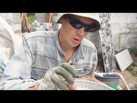 Видео: Замес полистеролбетона (облегчение рабочего процесса)