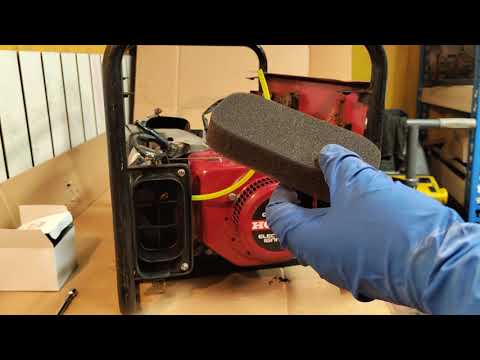 Видео: Замена, обслуживание воздушного фильтра на бензиновом генераторе