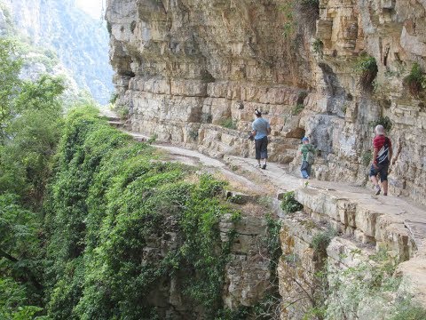 Видео: Греция  Загорохория 1 (Каньон Викос: Врадетто -  Монодендри -Оксия)