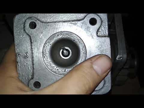 Видео: Мотокультиватор Крот установка головки цилиндра. Как правильно и как не правильно!