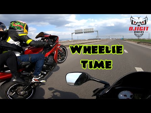Видео: Джигитстване в София / Wheelie time