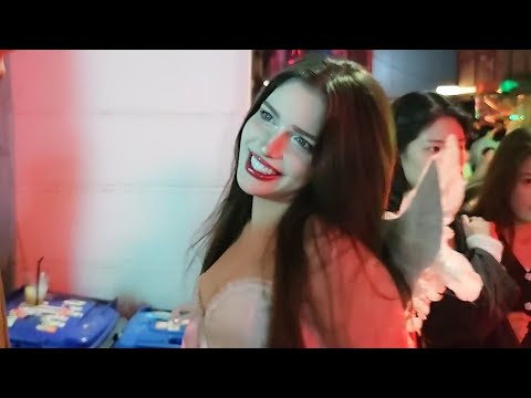 Видео: Лучший косплей всех времен! Кореец отправился в Апкуджон на Хэллоуин