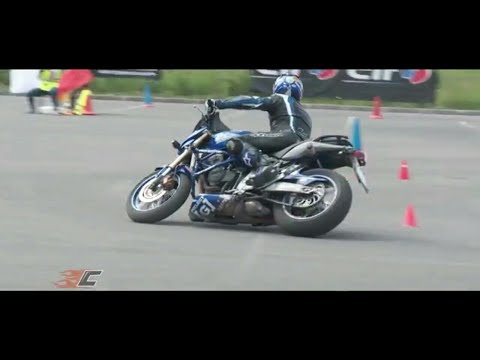 Видео: Соревнования по мотоджимхане в Пскове