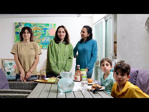 Видео: Фото 20 Летней Давности - Ночные Счастливые Бургеры 🍔 - Эгине - Семейный Влог - Heghineh