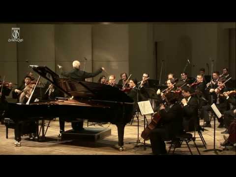 Видео: Varvara Kutuzova 11yo Mozart Concerto №17 К453