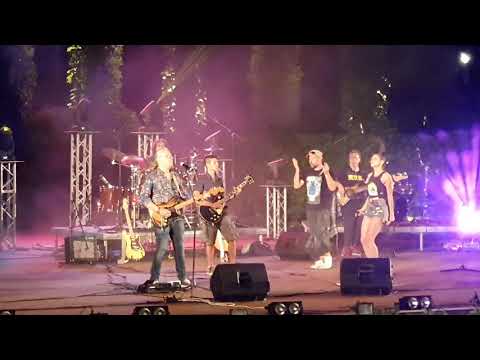 Видео: Стефан Вълдобрев и Керана - Аз ли съм или не съм?